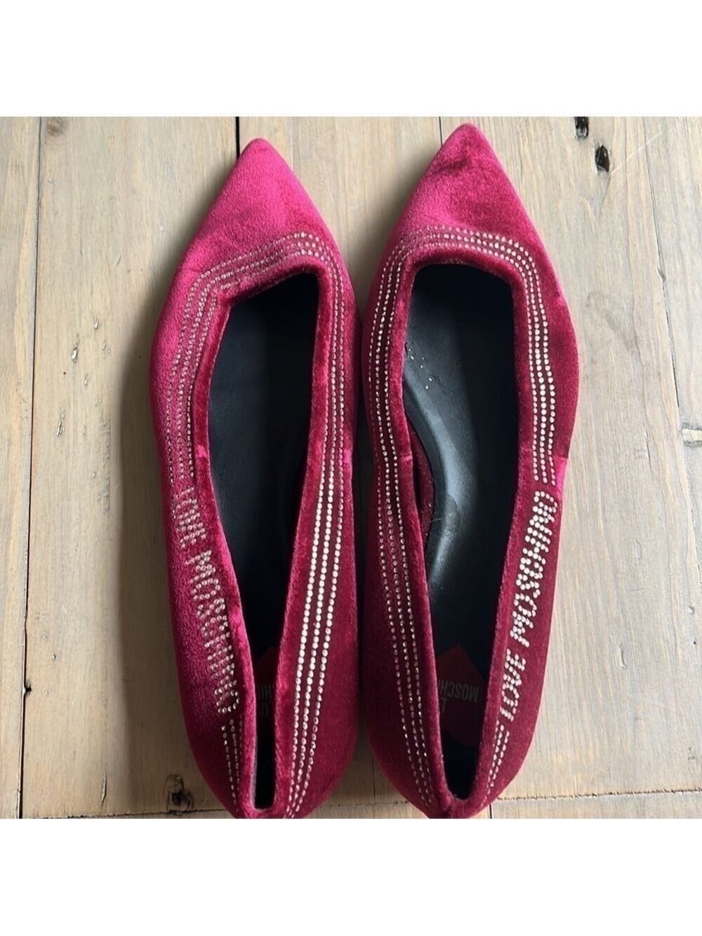 New! Love Moschino Crystal Pointed Velvet Ballet Flat in Burgundy size 8.5 - Picture 4 of 7